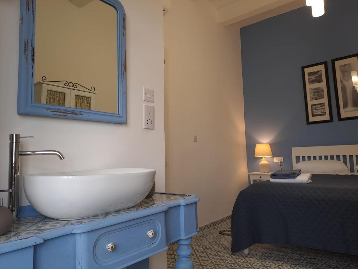 Villa Door Nine -Townhouse With Harbour Views Floriana Exterior foto